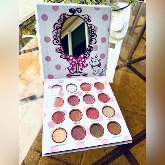 NWT Gorgeous DISNEY THE ARISTOCATS Mary White Pink Furry Cover Eyeshadow Palette - Picture 9 of 16